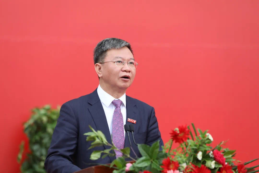 蘭州大學校長嚴純?nèi)A寄語2020屆本科畢業(yè)生：做敢擔當、能擔當、有擔當?shù)娜?>
        </a><em>蘭州大學校長嚴純?nèi)A寄語2020屆本科畢業(yè)生：做敢擔當、能擔當、有擔當?shù)娜?/em></li>
    <li><a  target=