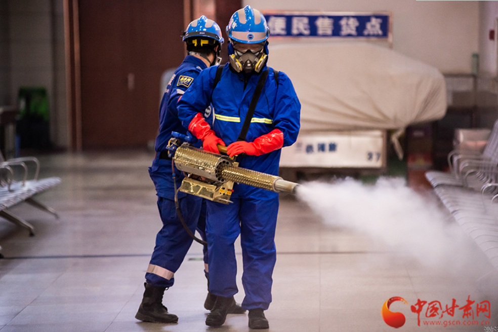 【新春走基層】護(hù)航回家路，蘭州車站這波操作很硬核！