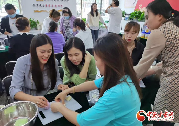解鎖新技能！蘭州七里河區(qū)秋天的第一份手工月餅來了