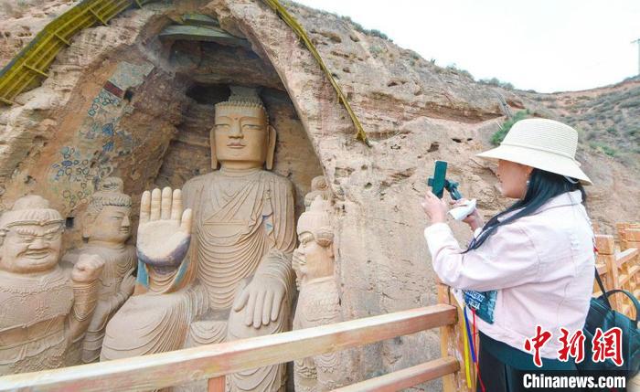 圖為位于甘肅省武威市境內(nèi)的天梯山石窟，其開(kāi)鑿于東晉十六國(guó)時(shí)期的北涼。(資料圖) 崔琳 攝