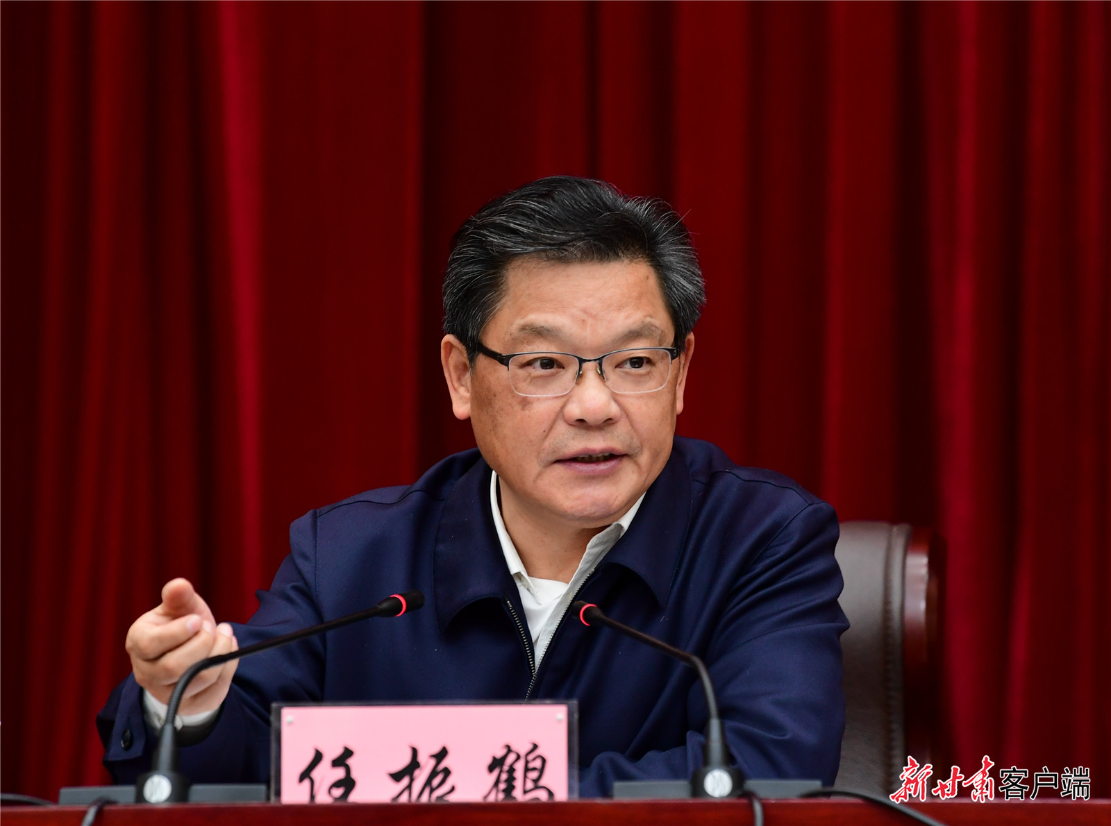任振鶴在全省新型城鎮(zhèn)化工作推進(jìn)會(huì)議上強(qiáng)調(diào)：凝心聚力抓落實(shí)、蹄疾步穩(wěn)向前進(jìn)，奮力推進(jìn)新型城鎮(zhèn)化建設(shè)再上新臺(tái)階