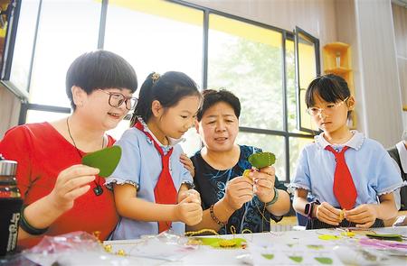 蘭州新區(qū)推進(jìn)“雙減”政策落地非寄宿制中小學(xué)不得在校內(nèi)設(shè)置食品小賣部、超市
