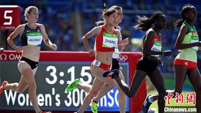 2016年8月，中國選手張新艷參加里約奧運(yùn)會(huì)田徑女子3000米障礙賽預(yù)賽。(資料圖) 受訪者供圖
