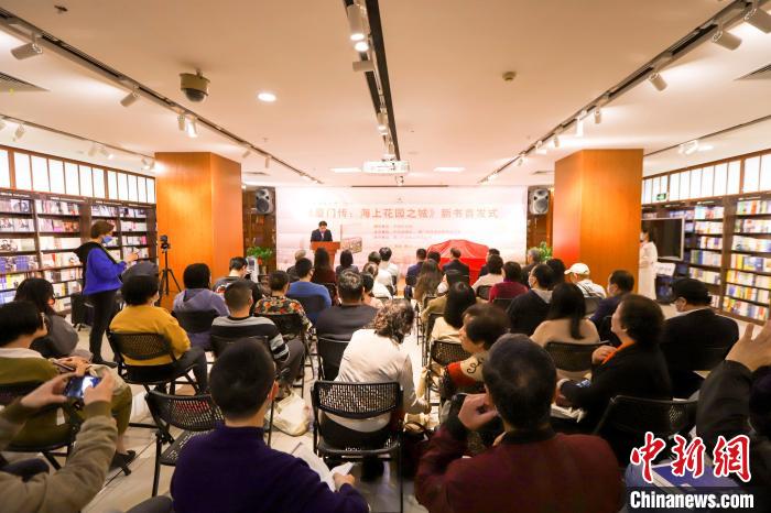 圖為首發(fā)儀式現(xiàn)場?！B門外圖供圖