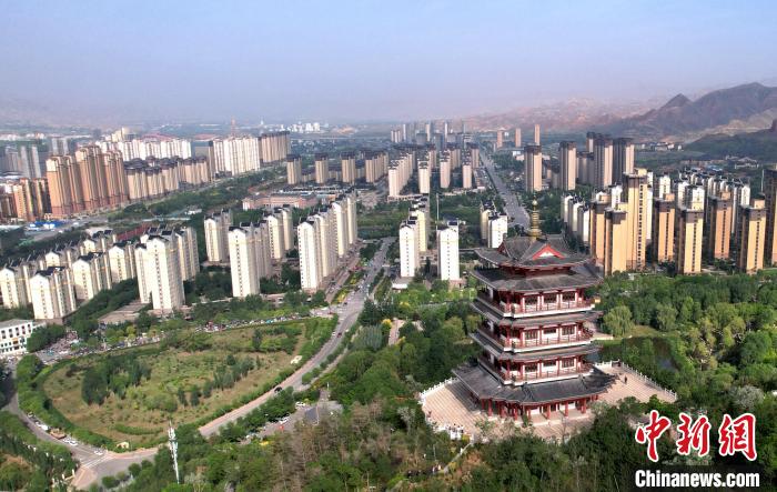 圖為“南涼古都”樂(lè)都朝陽(yáng)山片區(qū)的今朝?！⊙Φ?攝