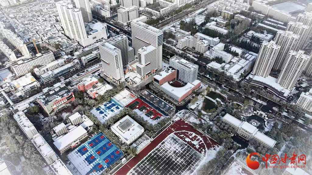 在甘肅，遇見一場高校的初雪
