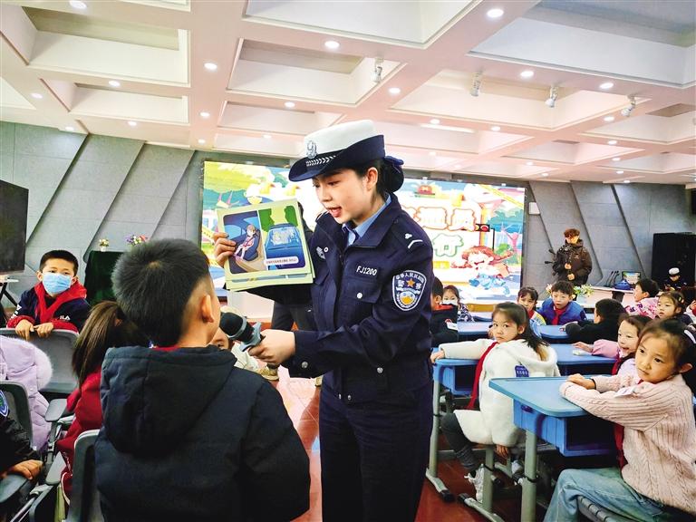 家校社協(xié)同筑牢文明安全基石