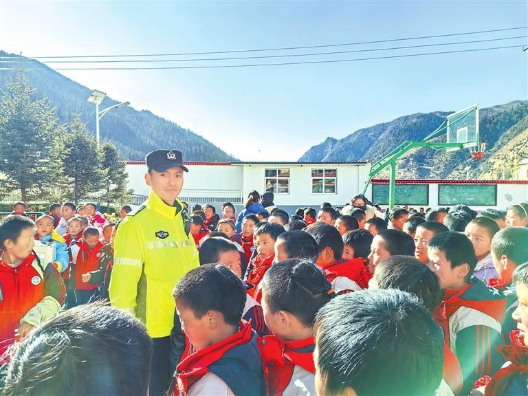 忠誠擔當 書寫平安答卷